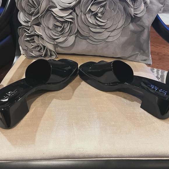 Shoes - Picture 6 of 6